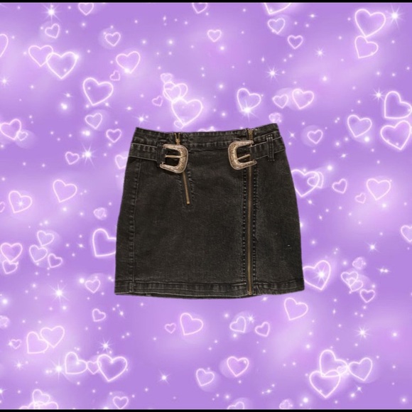 Black buckle fitted mini skirt - Picture 1 of 1